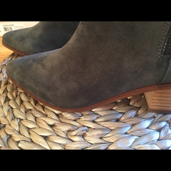 Bleecker & Bond Gray bootie - Picture 5 of 8